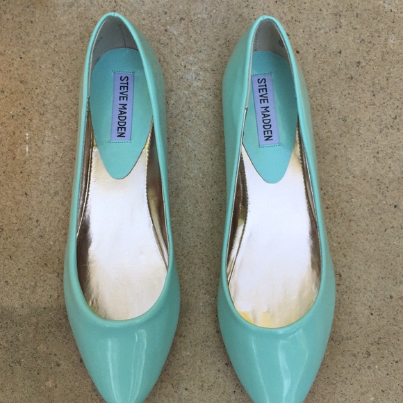 Never worn Ibiza Mint Steve Madden flats - Picture 5 of 8